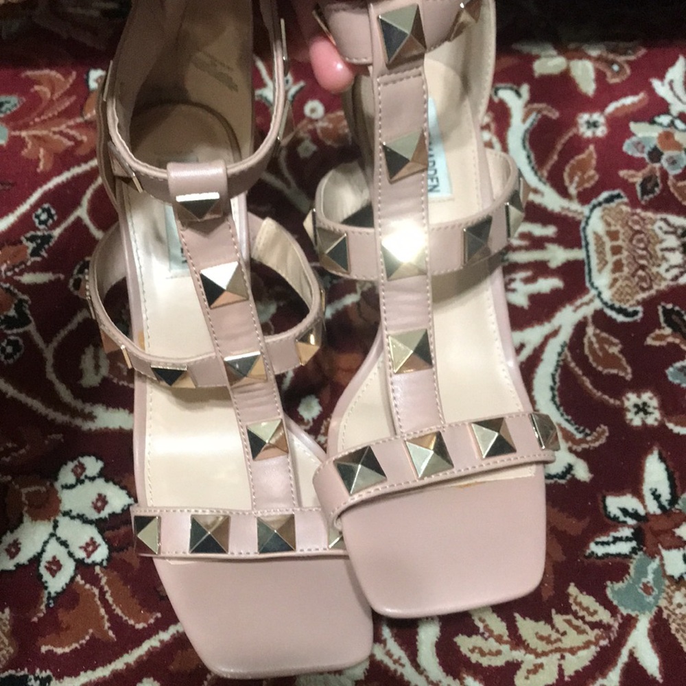 Size 9 - Picture 2 of 7